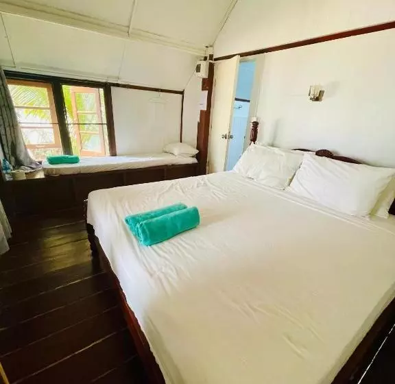 Marina Resort Koh Phayam Ranong