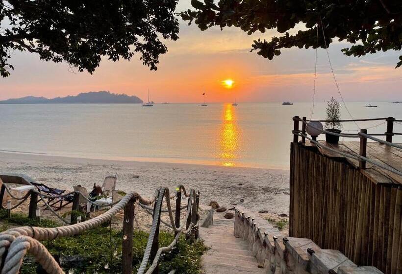 Marina Resort Koh Phayam Ranong