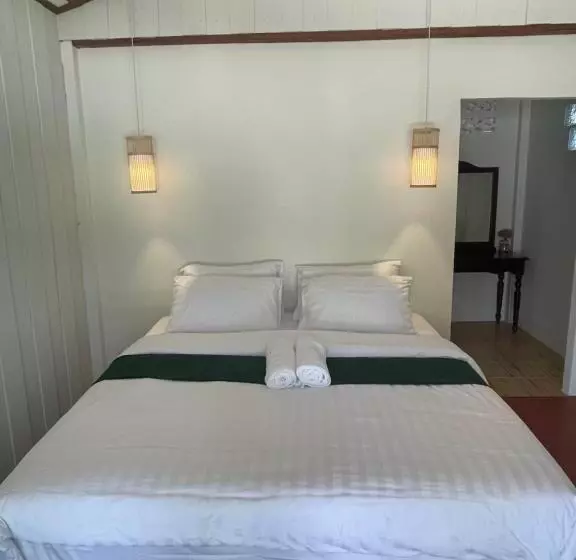 Marina Resort Koh Phayam Ranong