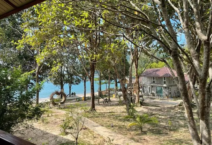 Marina Resort Koh Phayam Ranong