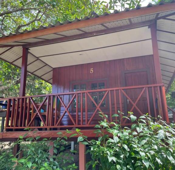 Marina Resort Koh Phayam Ranong