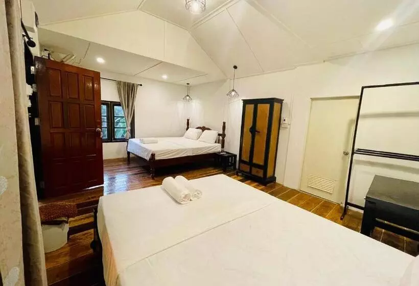 Marina Resort Koh Phayam Ranong