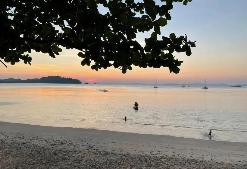 Marina Resort Koh Phayam Ranong