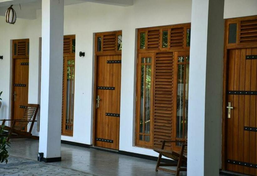 Pensionat Buddika Safari & Resort