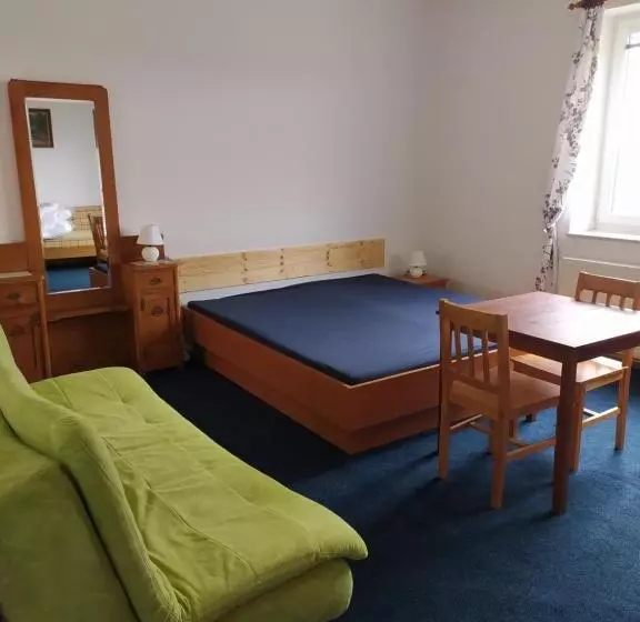 Majatalo Penzion Poutník