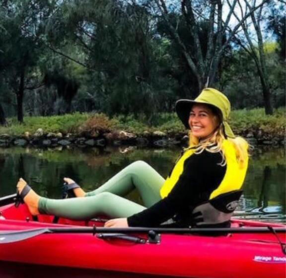 Waterlily House   Luxury Canal House, Jetty, Dog & Child Friendly   Sleeps 14