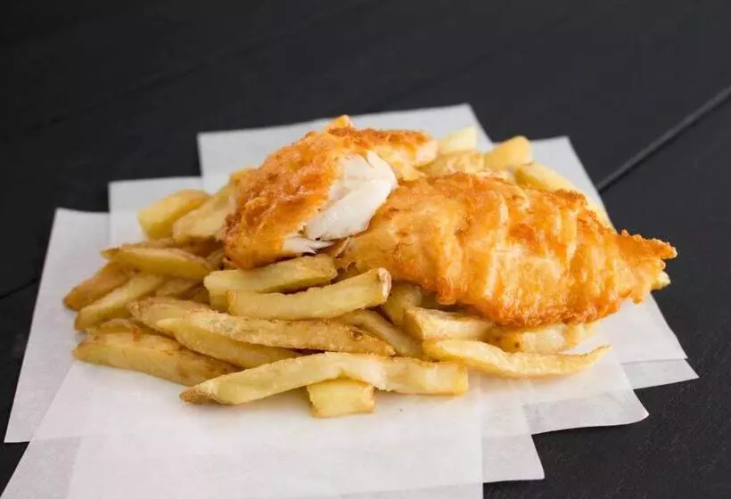 Waterlily House   Luxury Canal House, Jetty, Dog & Child Friendly   Sleeps 14