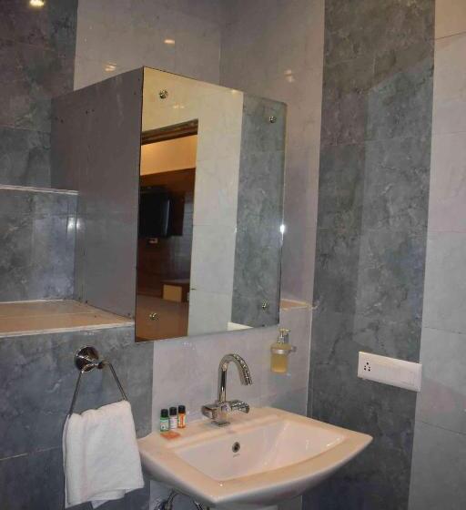 هتل On The Edge Top Rated & Awarded Propryty