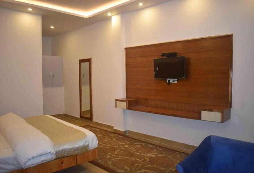 هتل On The Edge Top Rated & Awarded Propryty