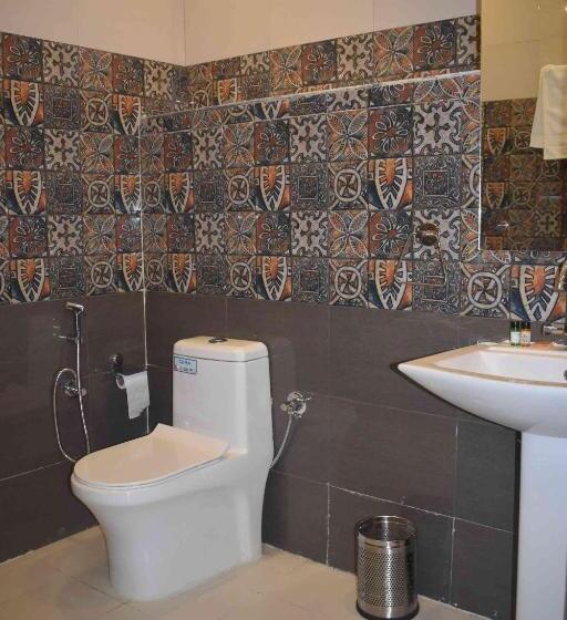 هتل On The Edge Top Rated & Awarded Propryty