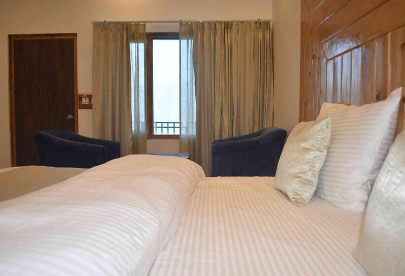 هتل On The Edge Top Rated & Awarded Propryty