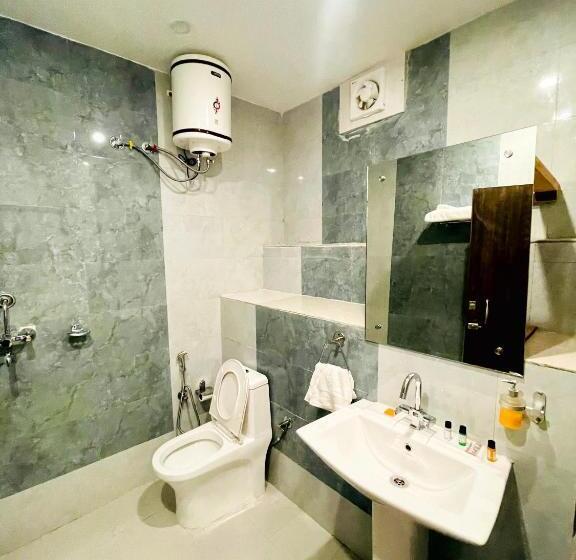 هتل On The Edge Top Rated & Awarded Propryty