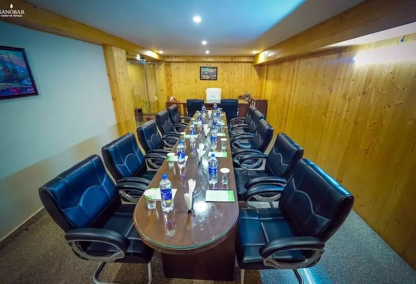 ホテル Regenta Place Green Leaf Manali  A Centrally Heated Resort