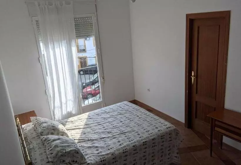 Cómodo Piso En Cardeña