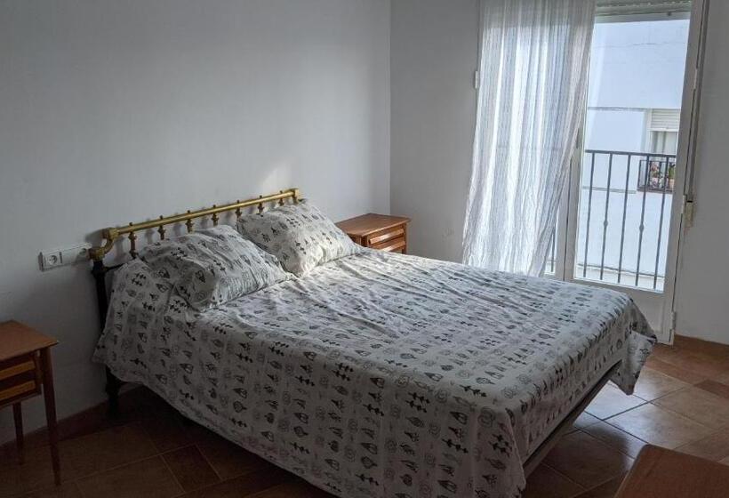 Cómodo Piso En Cardeña