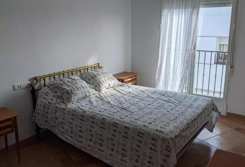 Cómodo Piso En Cardeña