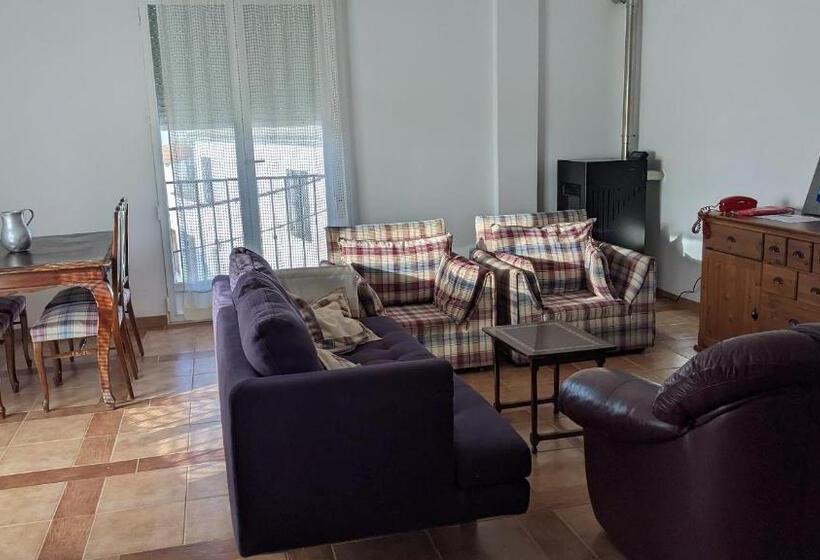 Cómodo Piso En Cardeña