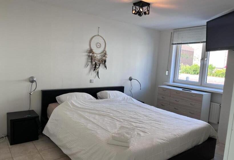 Comfortabele Woning Mét Omheinde Tuin Aan Water Voor 12 P