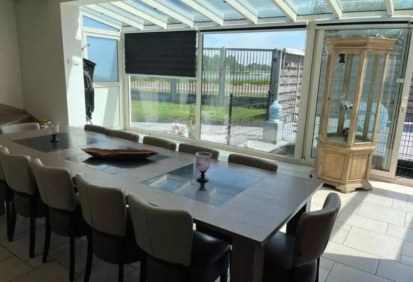 Comfortabele Woning Mét Omheinde Tuin Aan Water Voor 12 P