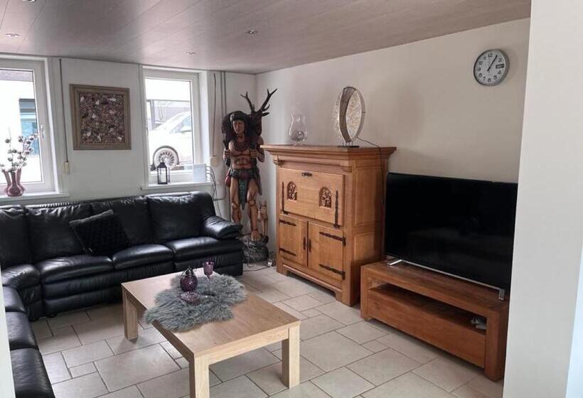 Comfortabele Woning Mét Omheinde Tuin Aan Water Voor 12 P