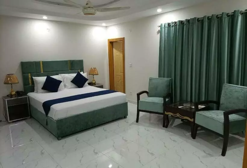 Family Hotel Davis Road Lahore