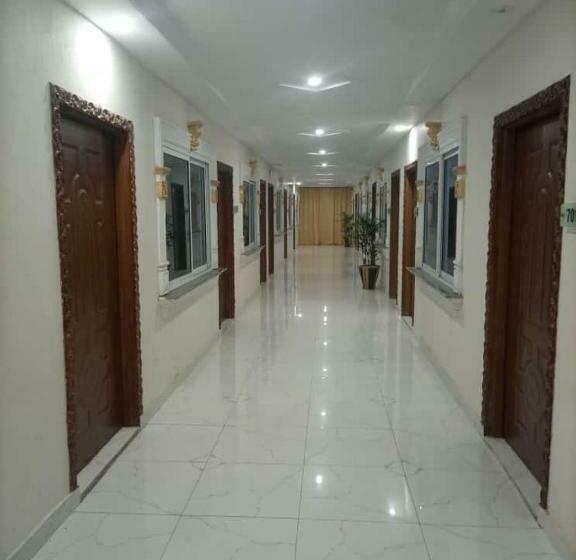 Family Hotel Davis Road Lahore
