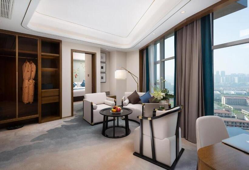 Hotel Luzhou Jianguo