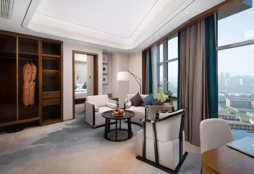 ホテル Luzhou Jianguo