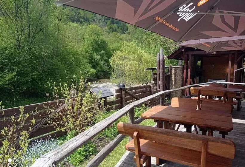 Majatalo Pivovar Buc Kvačany