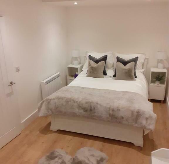 Majatalo Sea View Suite, With Parking, On Tankerton Beachfront, Whitstable