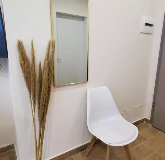 Salty Blue, 2 Bedroom Apartment, By The Beach
