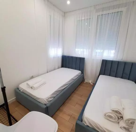Salty Blue, 2 Bedroom Apartment, By The Beach