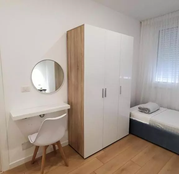 Salty Blue, 2 Bedroom Apartment, By The Beach
