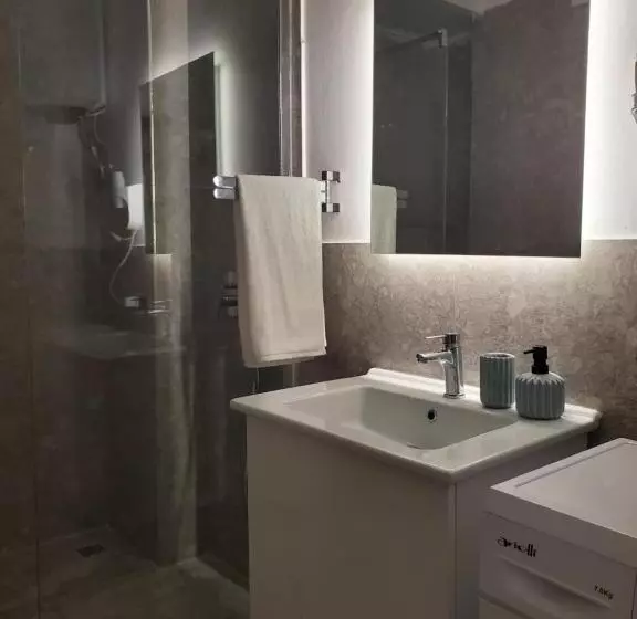 Salty Blue, 2 Bedroom Apartment, By The Beach