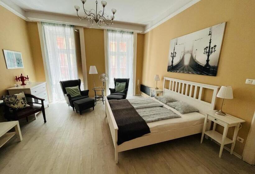 Academy Home   Elegant Place Next To The Parliament