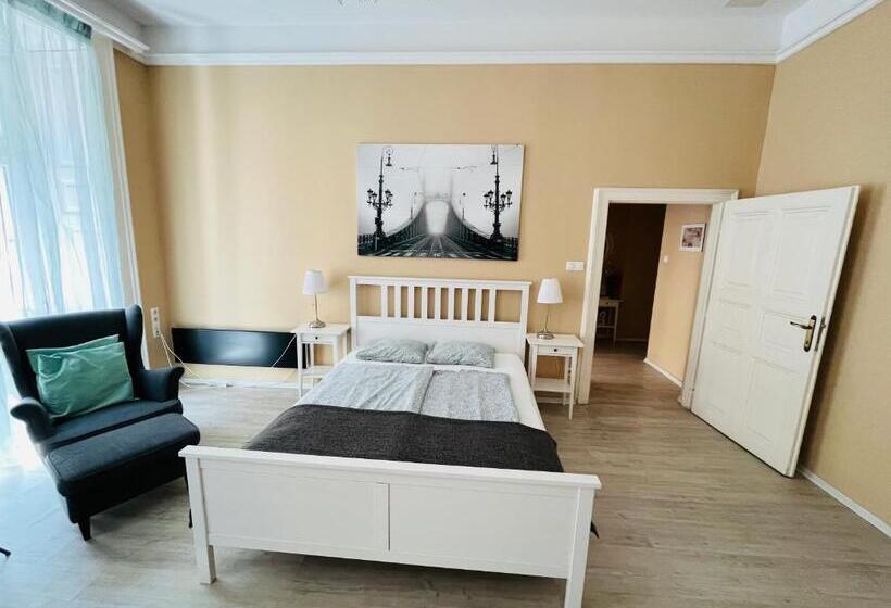 Academy Home   Elegant Place Next To The Parliament