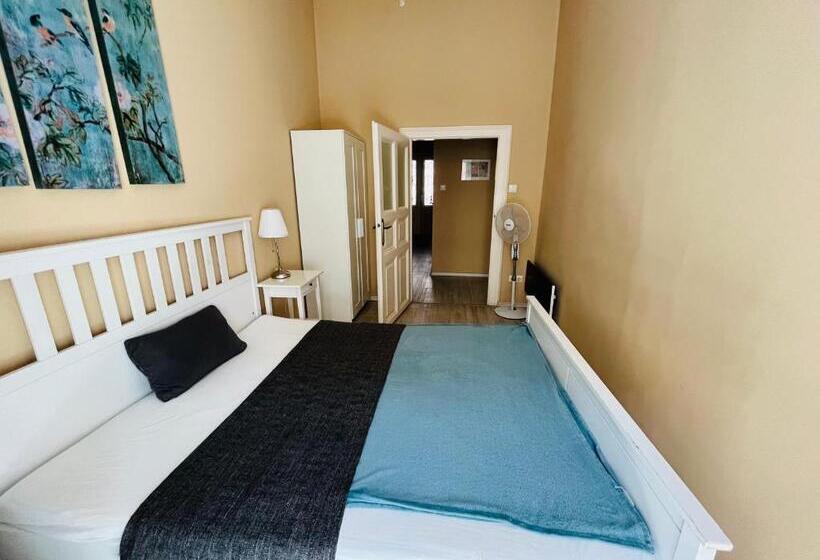 Academy Home   Elegant Place Next To The Parliament