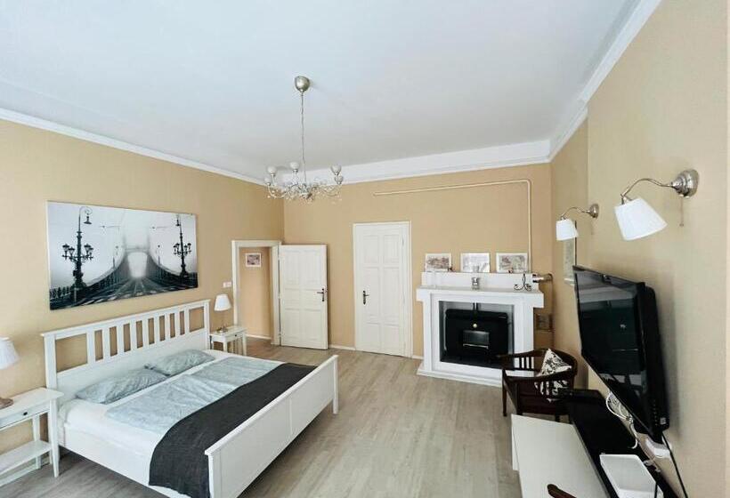 Academy Home   Elegant Place Next To The Parliament