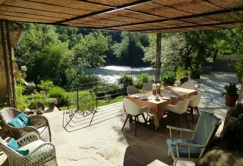 Aamiaismajoitus (B&B) Moulin De Latreille