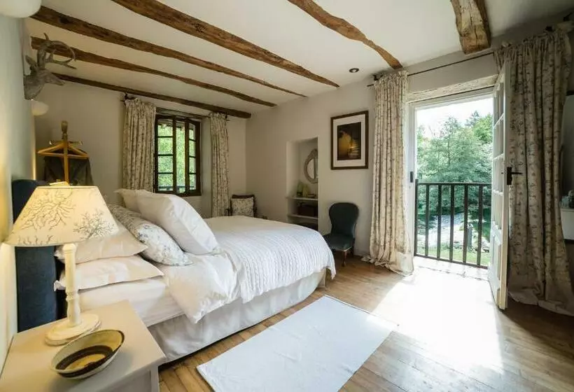 Aamiaismajoitus (B&B) Moulin De Latreille