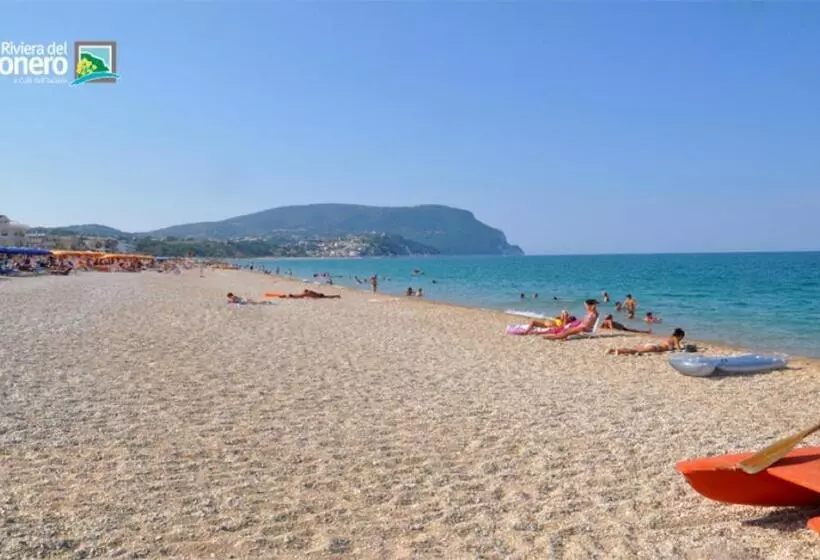 ホテル Agriturismo Le Grange