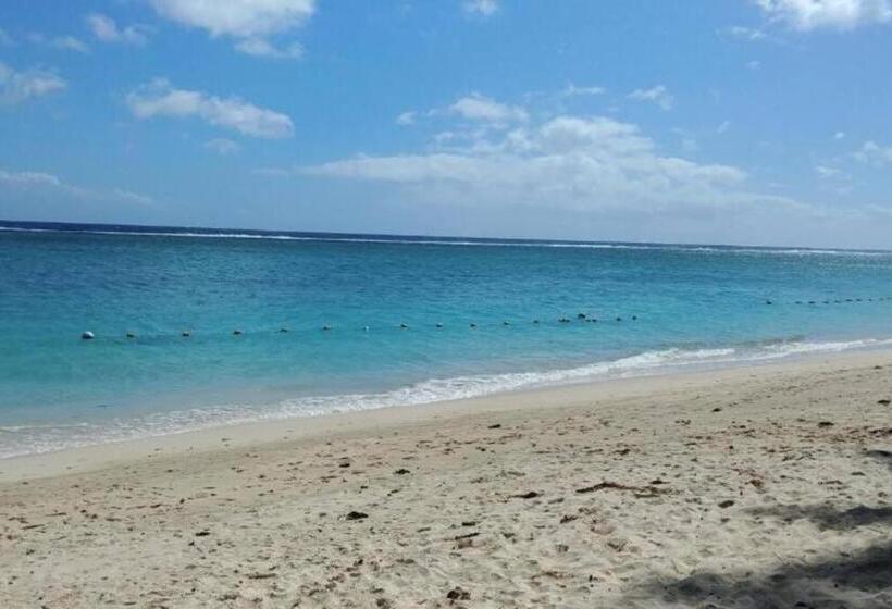 Modern And Cosy Condo: Westwood Apartments