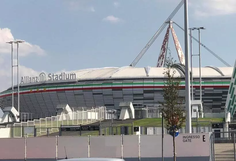 Tra Stadio E Storia   Fronte Allianz Stadium Juventus