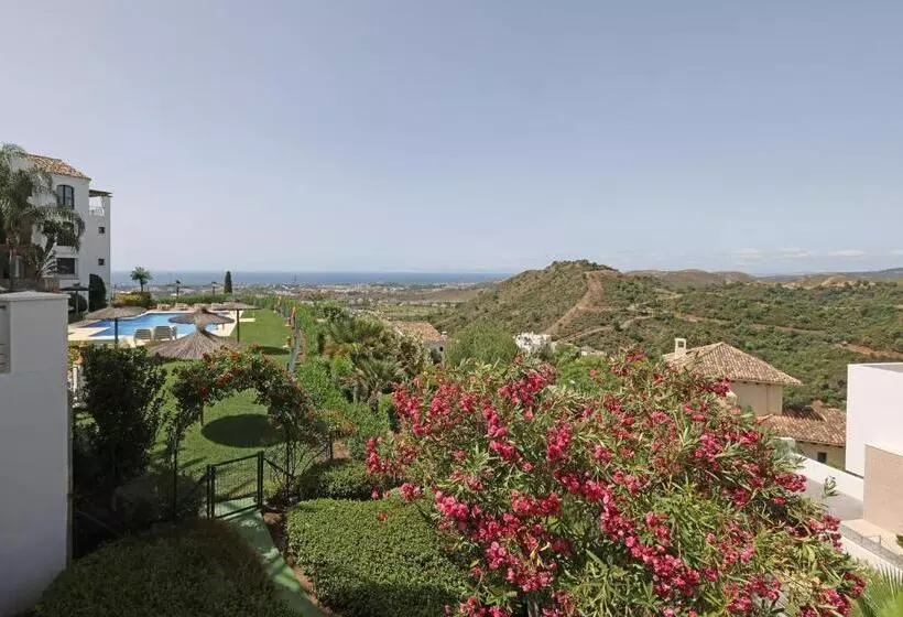 2 Bed Rooms With A View