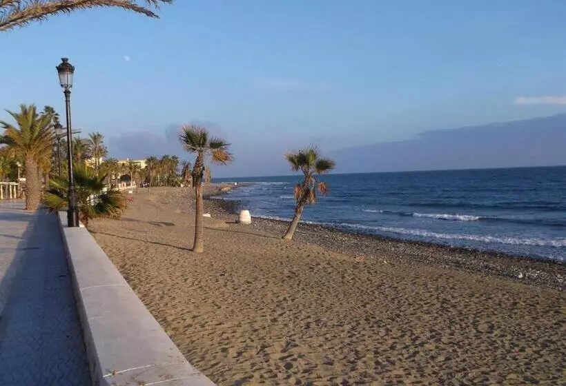 2 Bed Rooms With A View