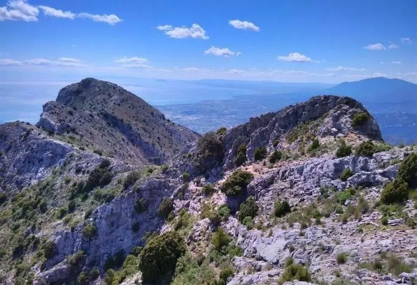 2 Bed Rooms With A View