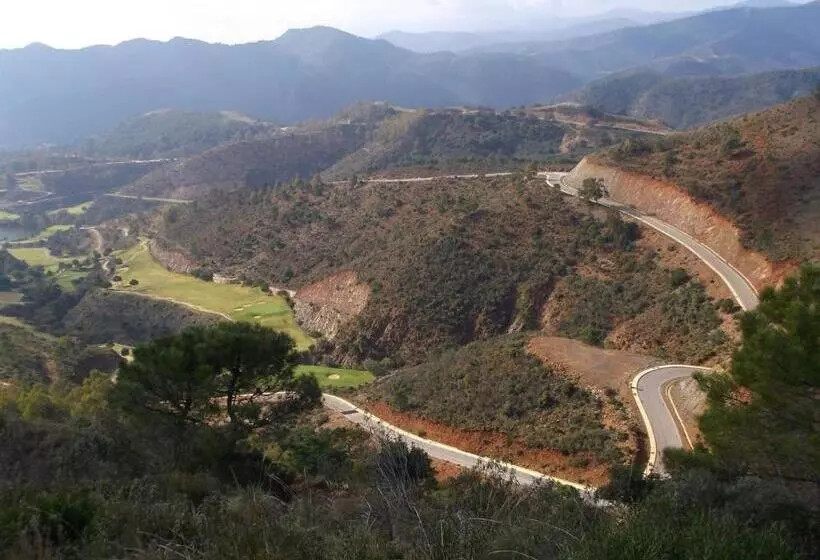 2 Bed Rooms With A View