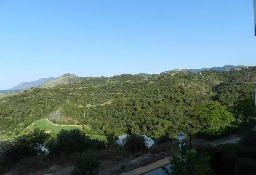 2 Bed Rooms With A View