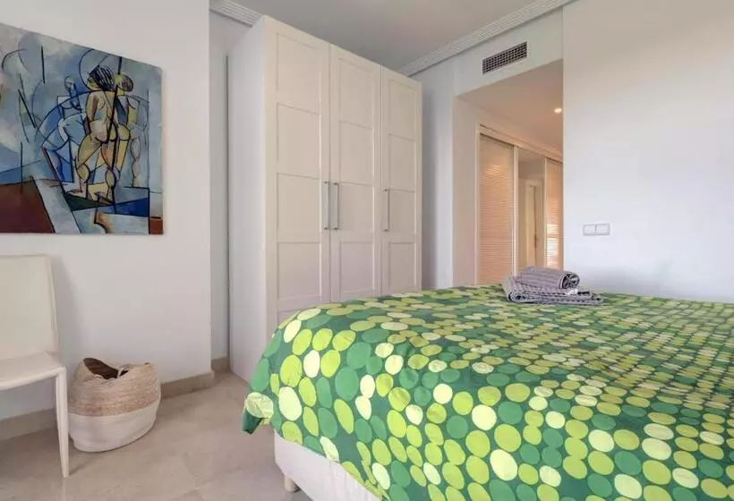 2 Bed Rooms With A View