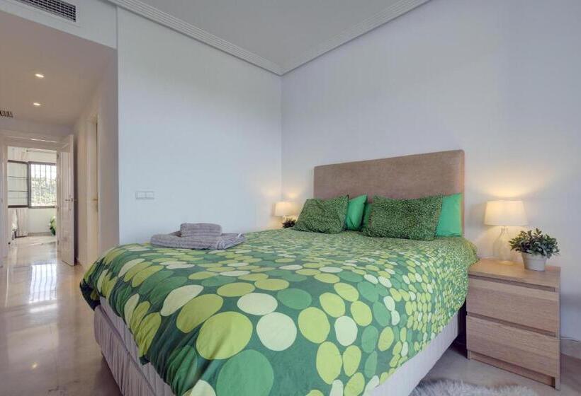 2 Bed Rooms With A View